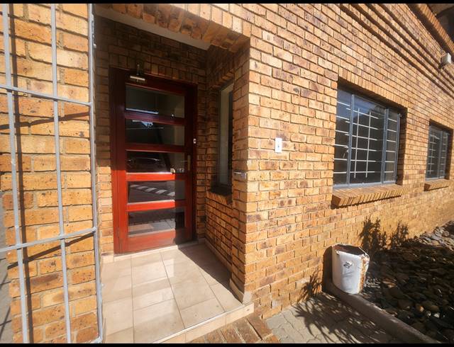 450M² WAREHOUSE TO LET IN ALLANDALE